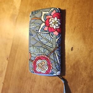 Vera Bradley acordian wallet